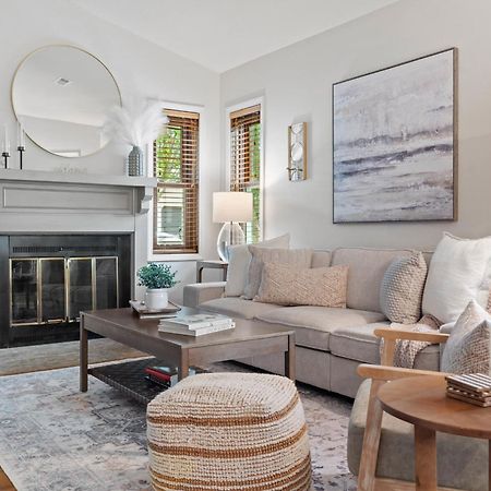 1 5 Miles To Mizzou ~ Spacious & Updated Home~ Columbia Eksteriør billede