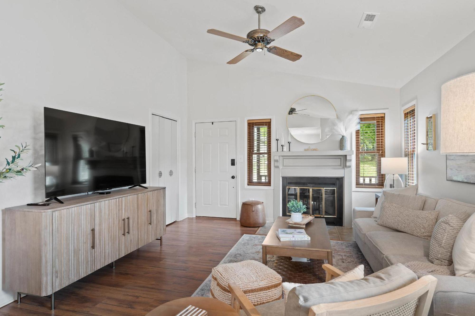 1 5 Miles To Mizzou ~ Spacious & Updated Home~ Columbia Eksteriør billede